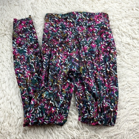 Lululemon Base Pace High-Rise Tight 28" *Brushed Floral Electric Multi - Picture 5 of 6